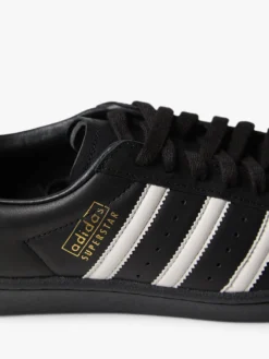 Superstar Vintage i Core sort, Cloud hvid og Core sort