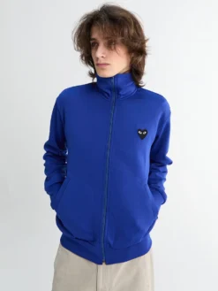 Sweatshirt med sort emblem i navy