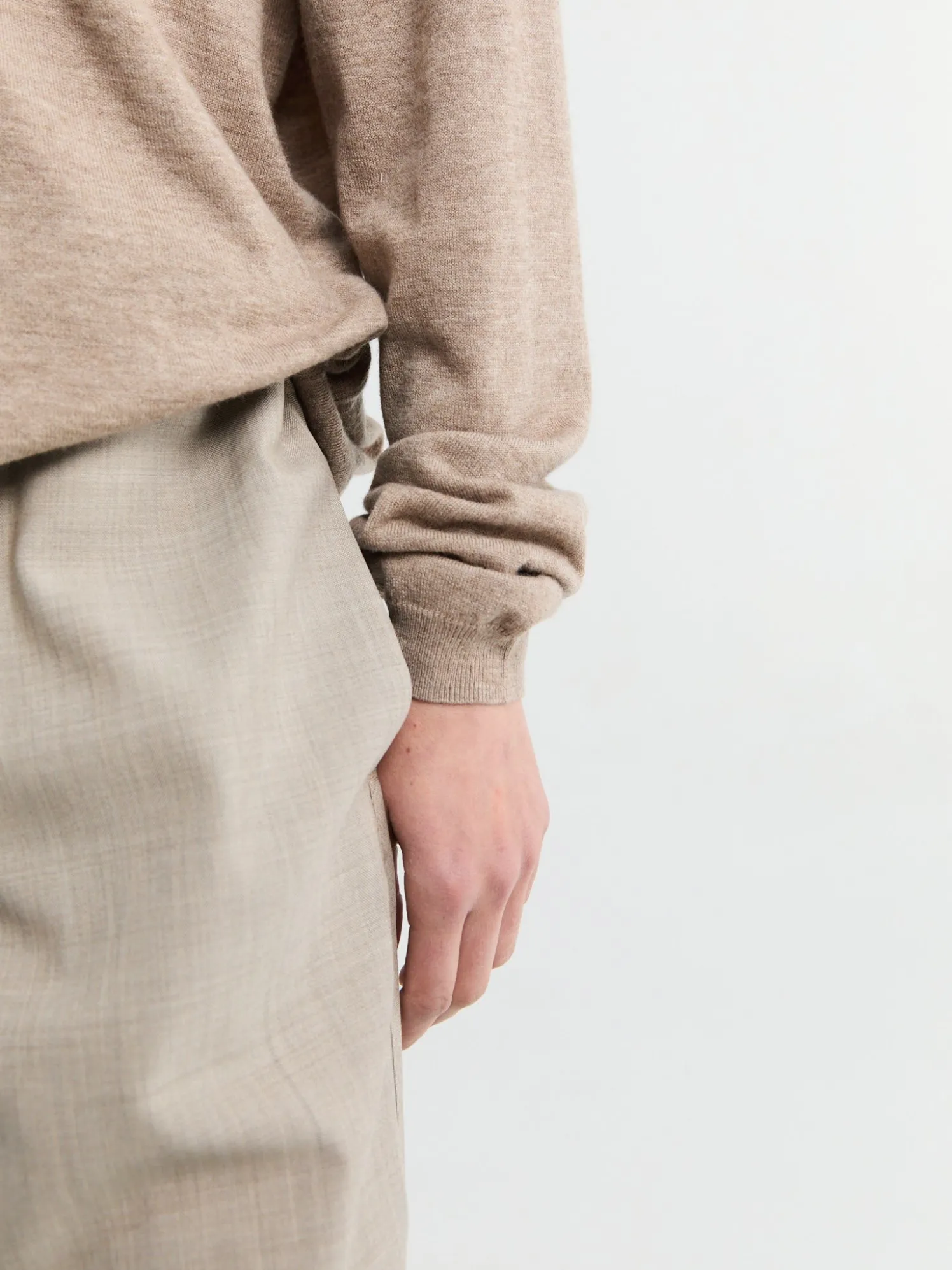 Tala Knit V-Neck Polo i Taupe Melange