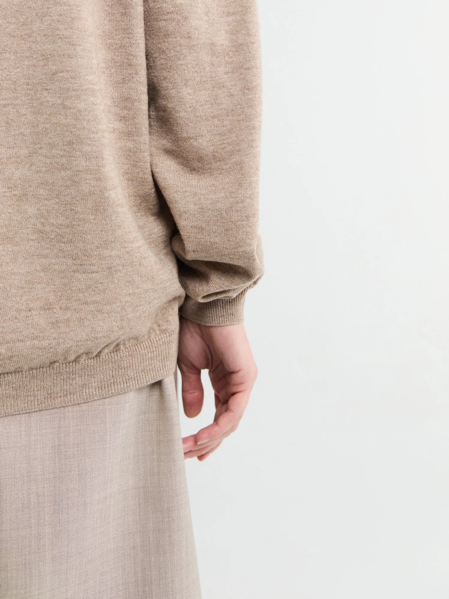 Tala Knit V-Neck Polo i Taupe Melange