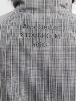 Teknisk ternet jakke i Multi Grå