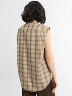 Ternede Knaplukket Vest i Beige