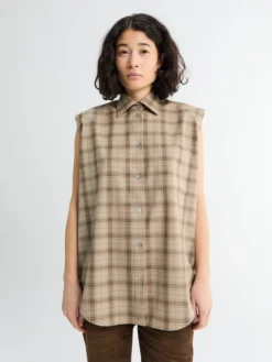 Ternede Knaplukket Vest i Beige