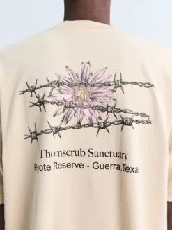 Thornscrub Sanctuary T-shirt i Beige