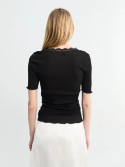 T-Shirt Cotton Lisle Rib With Leavers i Sort