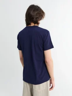 T-Shirt Med Double Burgundy Emblem i Navy