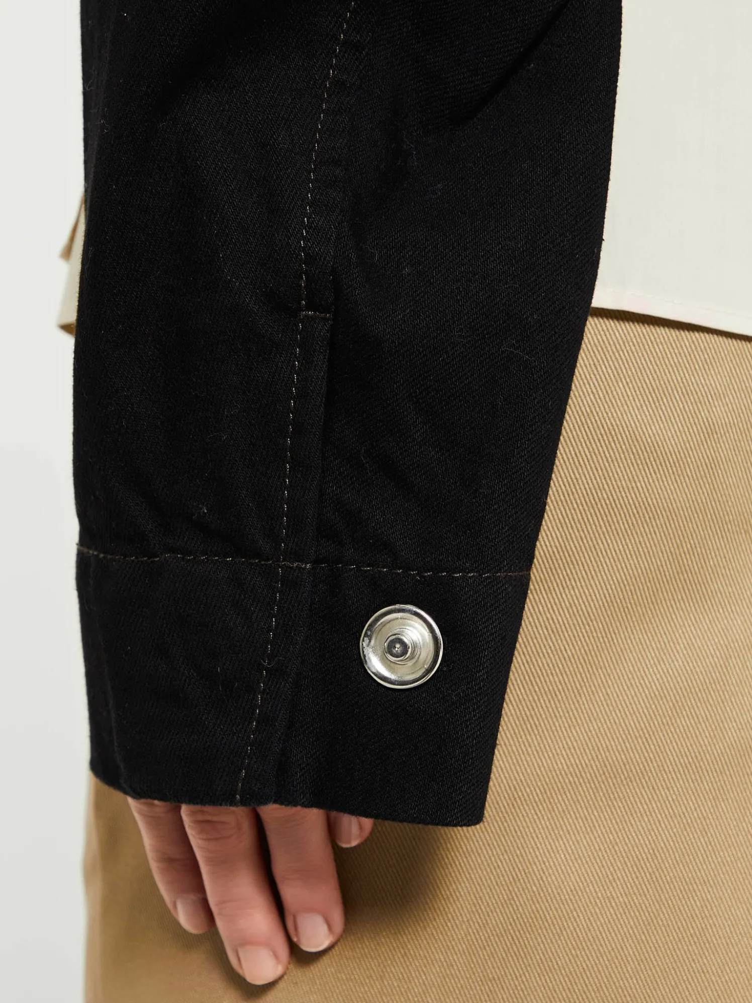 Two Pocket Cropped Jakke i Sort
