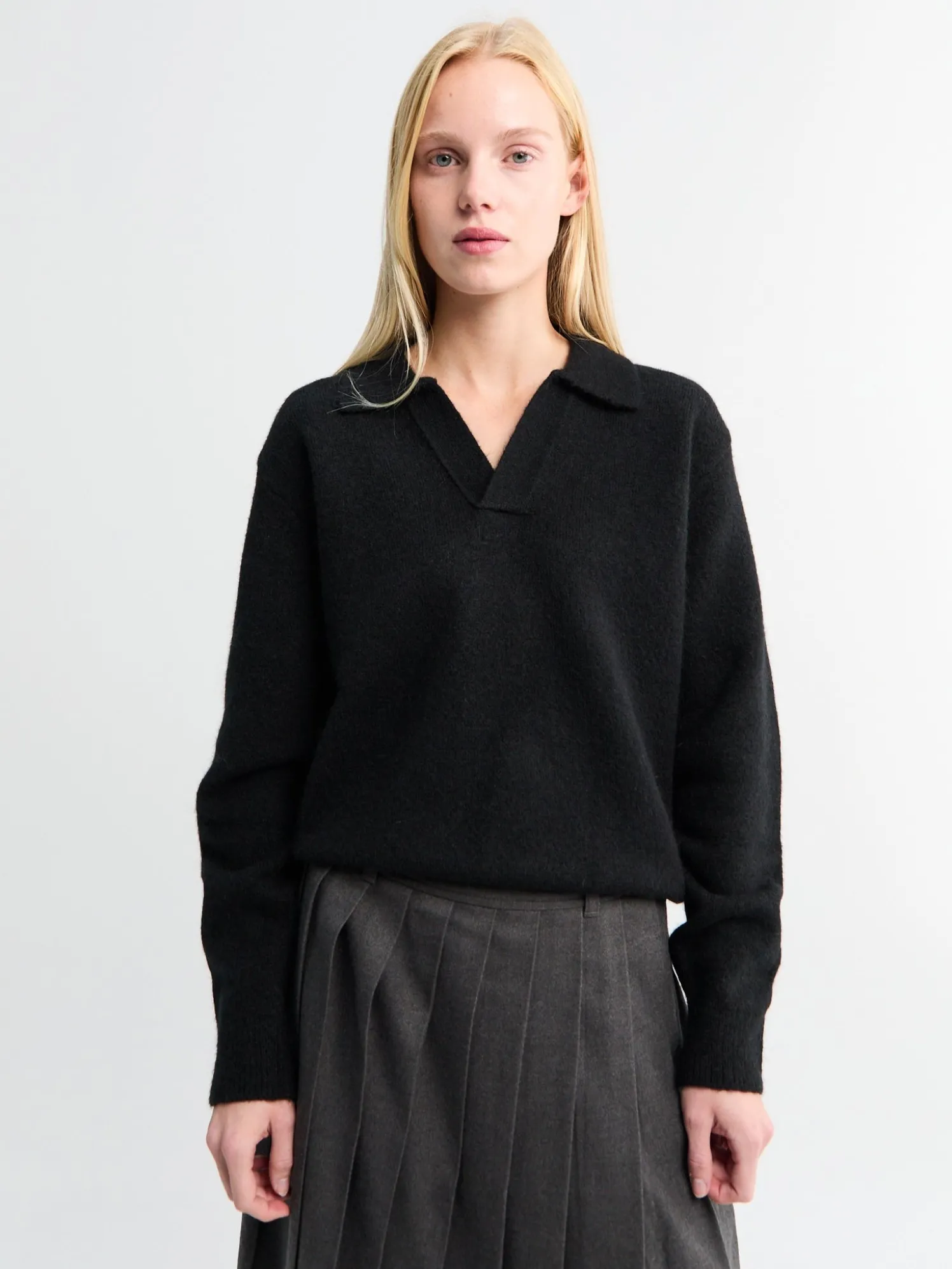 Unisex Open Collared Kashmir Sweater i Sort