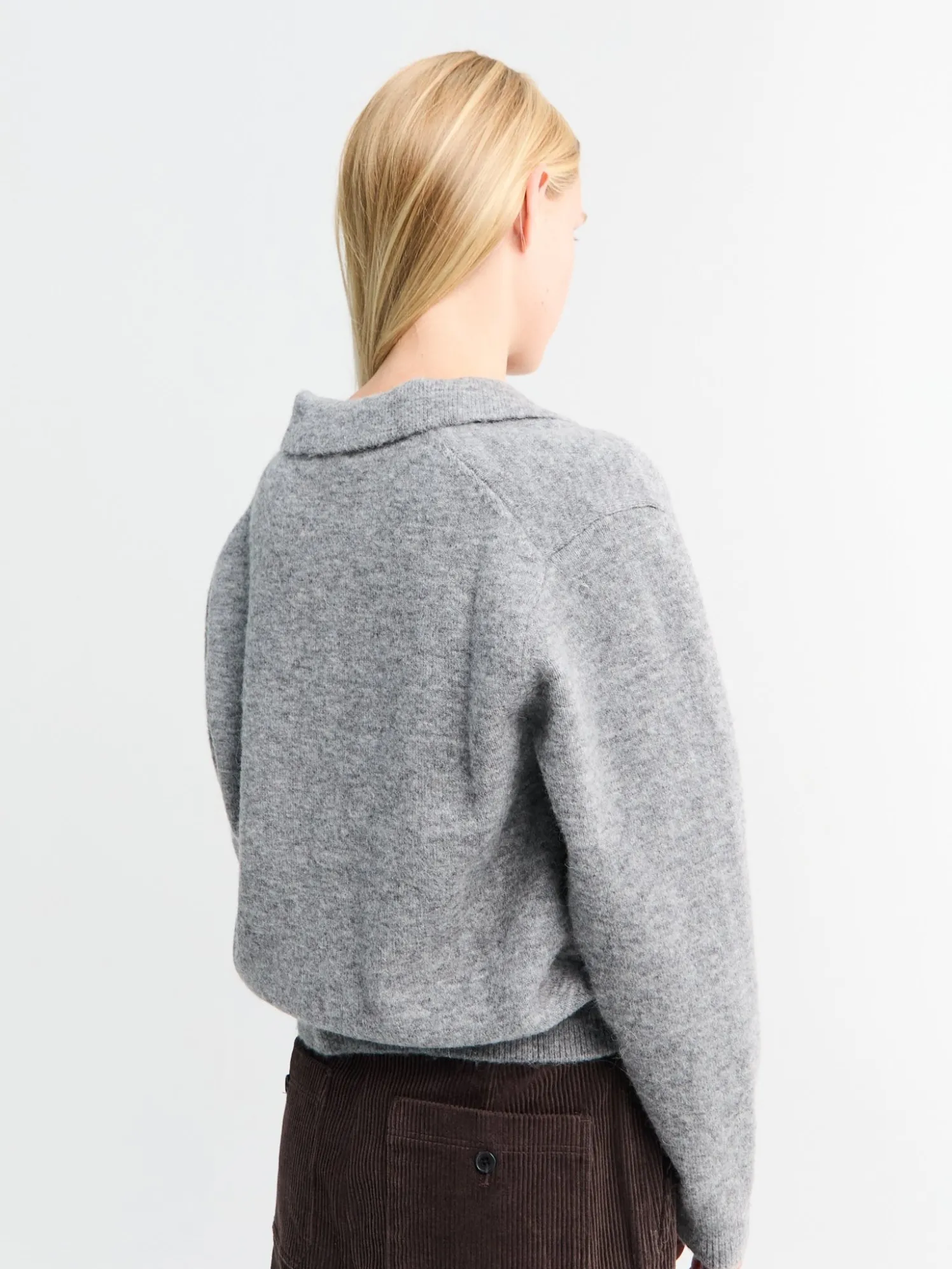 Unisex Open Collared Kashmir Sweater i Melange Grå