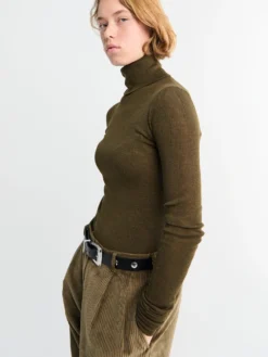 Utica Thin Turtleneck Sweater i Olive