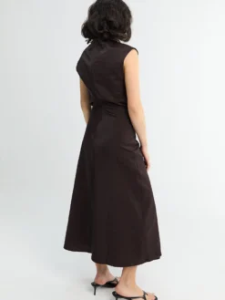 Verve Wide Strap Volume Kjole i Kakao