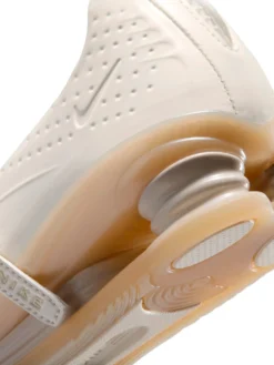 W Nike Shox Z Calistra i Pale Ivory og Pale Ivory Oatmeal