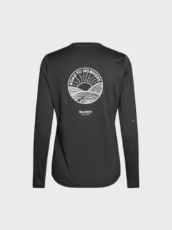 Women's Balance Long Sleeve T-Shirt i Sort